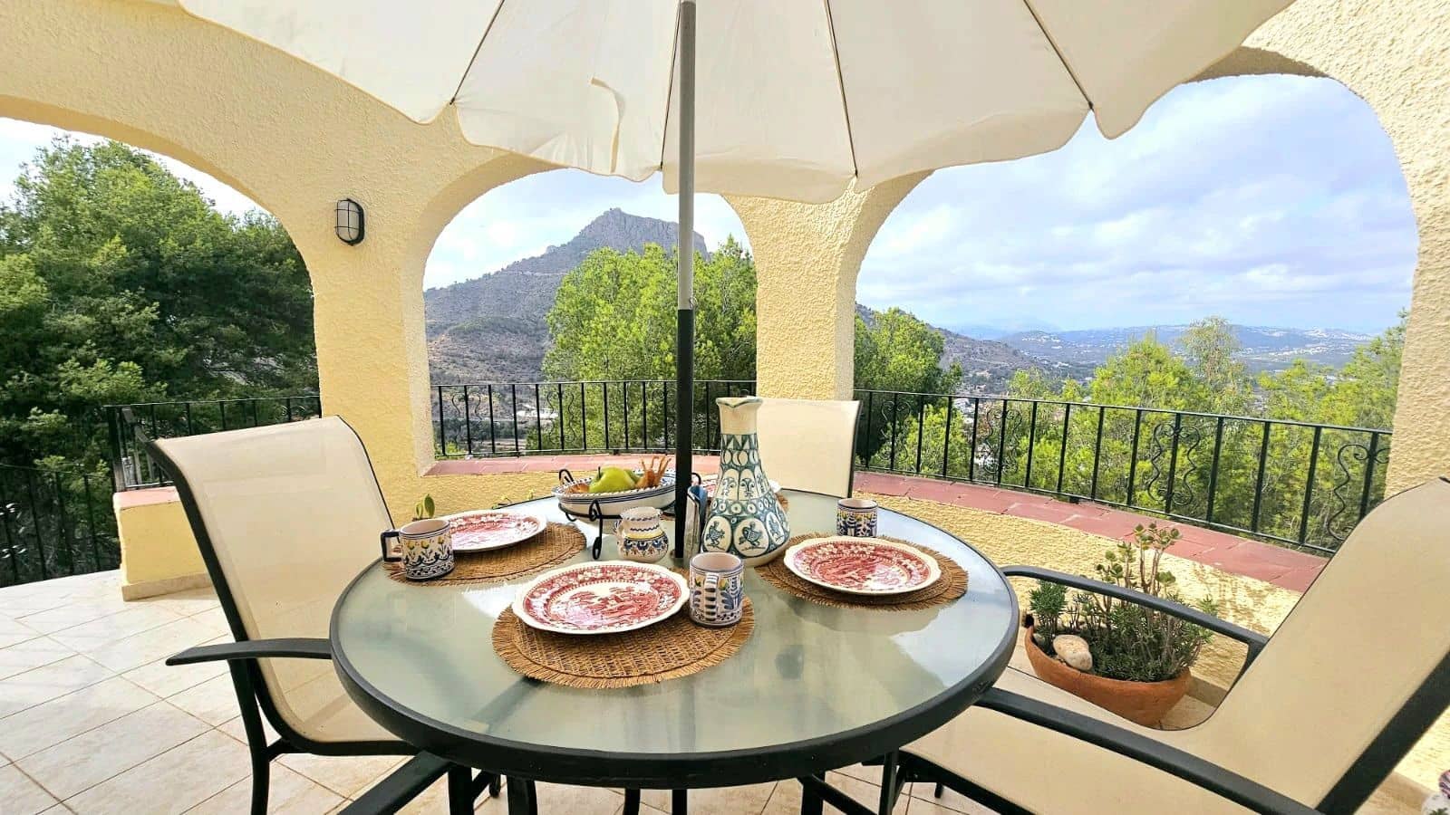 3 makuuhuone Huvila myytävänä paikassa Calpe / Calp mukana 
autotalli - 485 000 € (Ref: 10034902)
