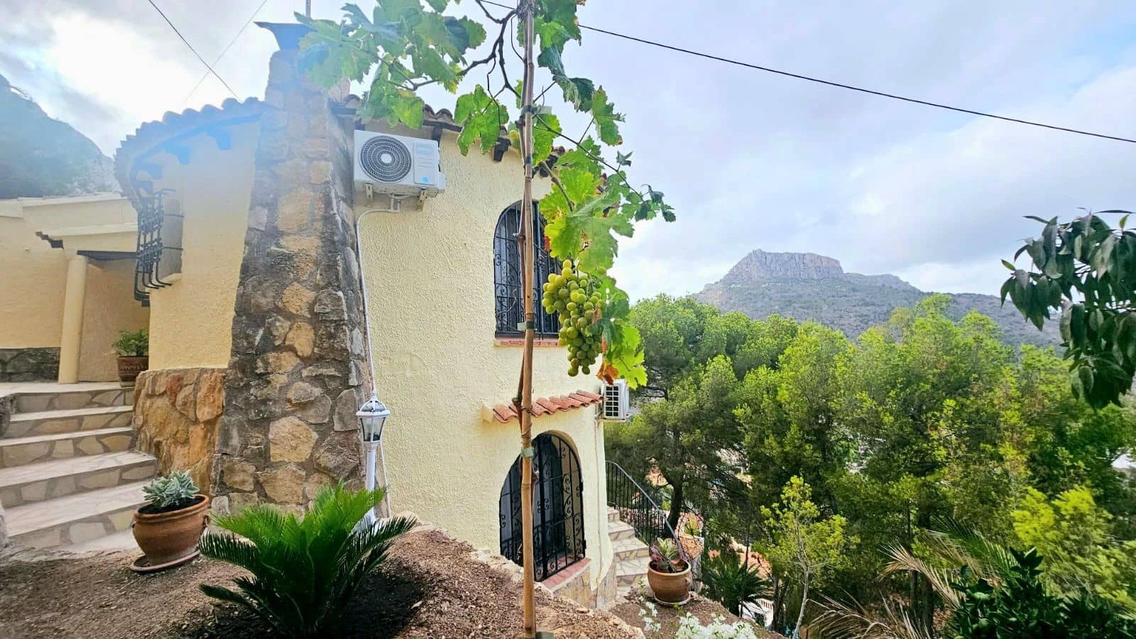 3 makuuhuone Huvila myytävänä paikassa Calpe / Calp mukana 
autotalli - 485 000 € (Ref: 10034902)