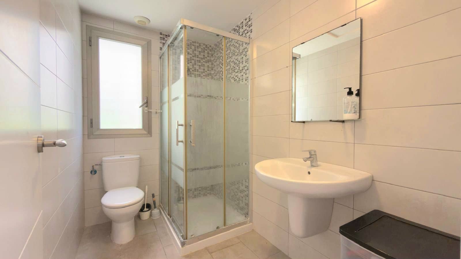 3 quarto Moradia Geminada para venda em Torrevieja com piscina garagem - 310 000 € (Ref: 10036357)