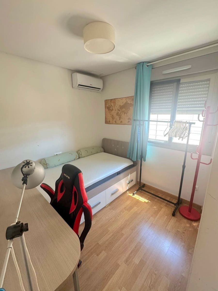 3 quarto Moradia Geminada para venda em Torrevieja com piscina garagem - 310 000 € (Ref: 10036357)