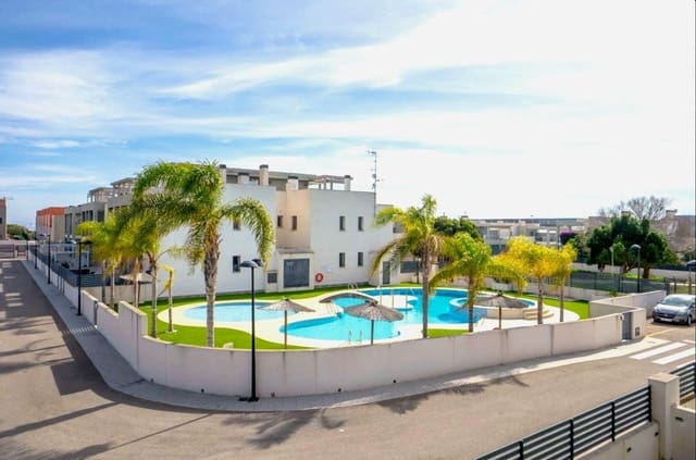 3 quarto Moradia Geminada para venda em Aguas Nuevas, Torrevieja com piscina garagem - 310 000 € (Ref: 10036357)