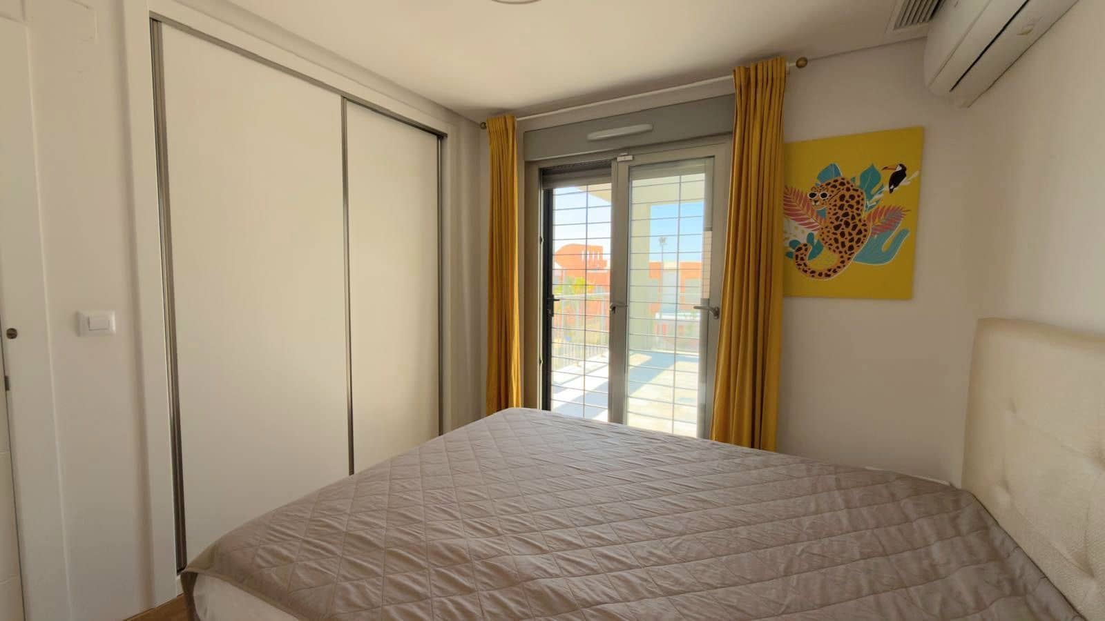 3 quarto Moradia Geminada para venda em Torrevieja com piscina garagem - 310 000 € (Ref: 10036357)