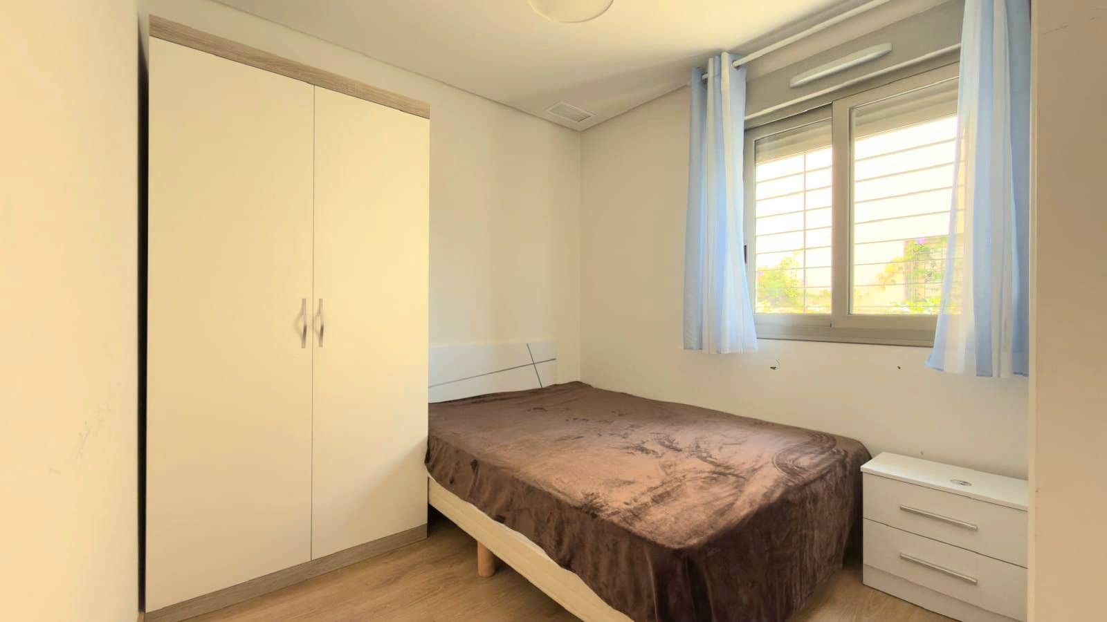 3 quarto Moradia Geminada para venda em Torrevieja com piscina garagem - 310 000 € (Ref: 10036357)