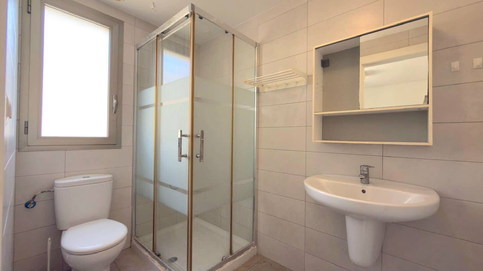 3 quarto Moradia Geminada para venda em Torrevieja com piscina garagem - 310 000 € (Ref: 10036357)