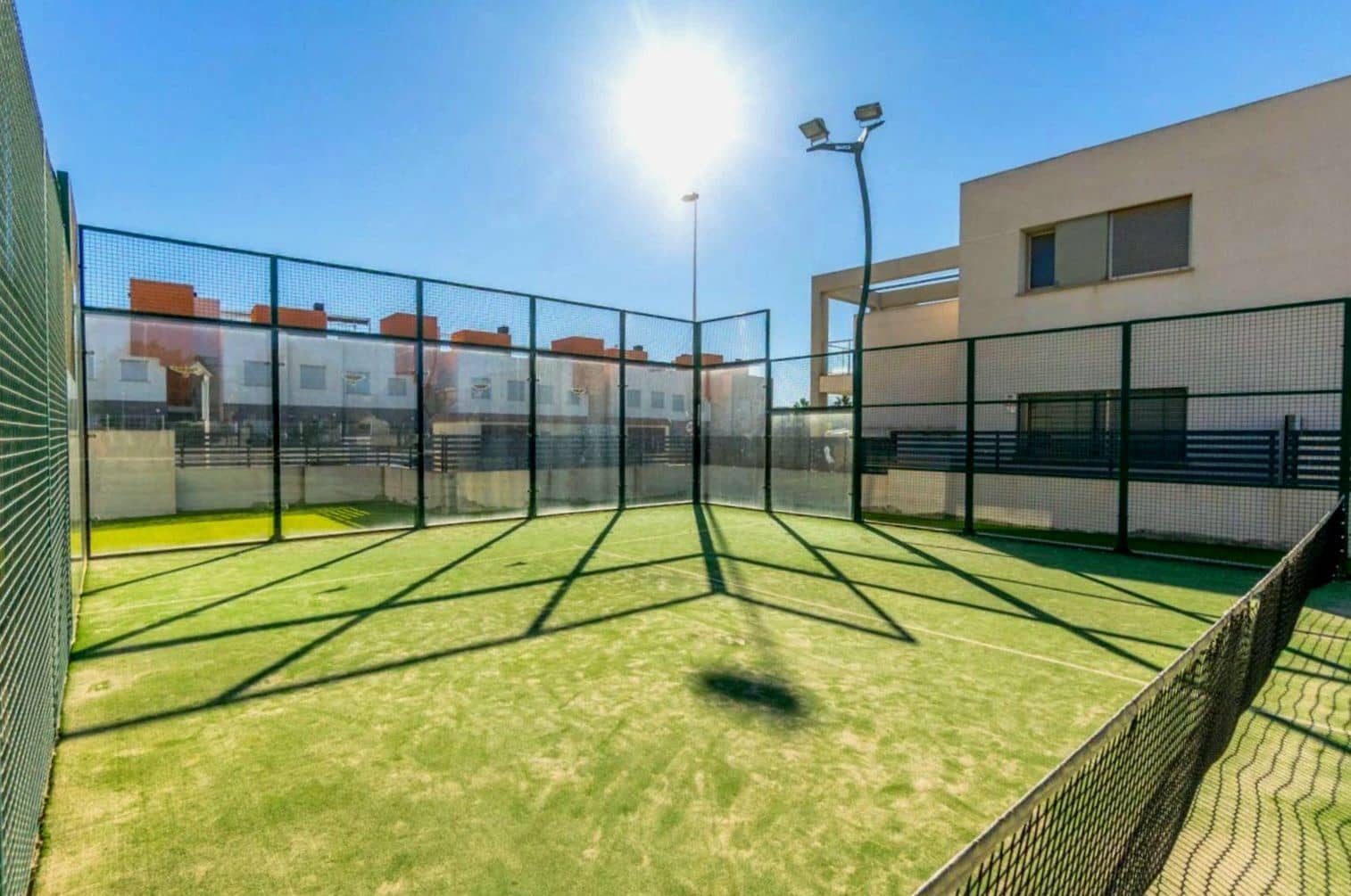 3 quarto Moradia Geminada para venda em Torrevieja com piscina garagem - 310 000 € (Ref: 10036357)