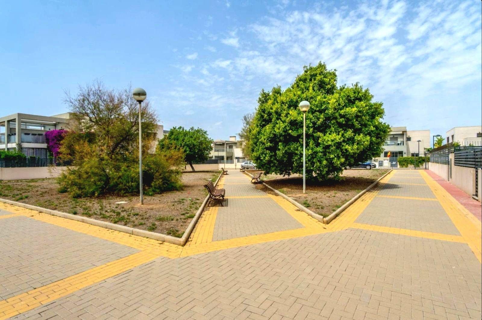 3 quarto Moradia Geminada para venda em Torrevieja com piscina garagem - 310 000 € (Ref: 10036357)