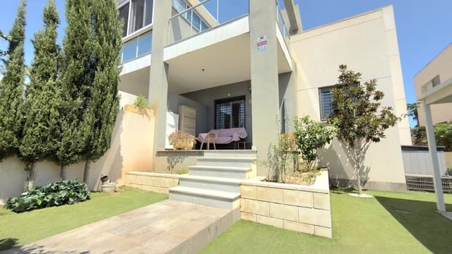 3 quarto Moradia Geminada para venda em Aguas Nuevas, Torrevieja com piscina garagem - 310 000 € (Ref: 10036357)