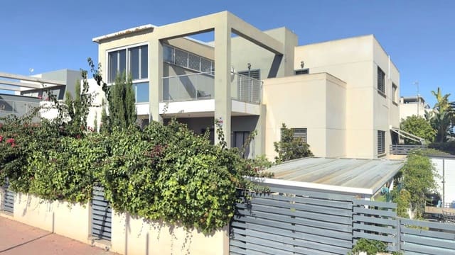 3 quarto Moradia Geminada para venda em Aguas Nuevas, Torrevieja com piscina garagem - 310 000 € (Ref: 10036357)