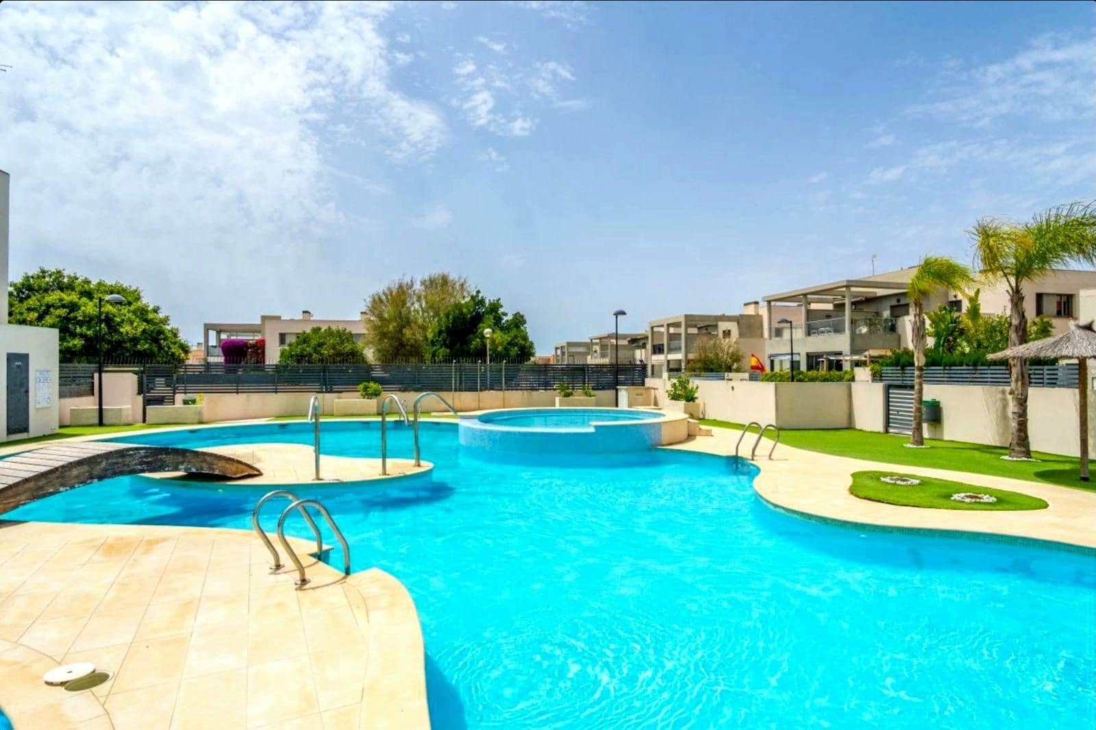 3 quarto Moradia Geminada para venda em Torrevieja com piscina garagem - 310 000 € (Ref: 10036357)
