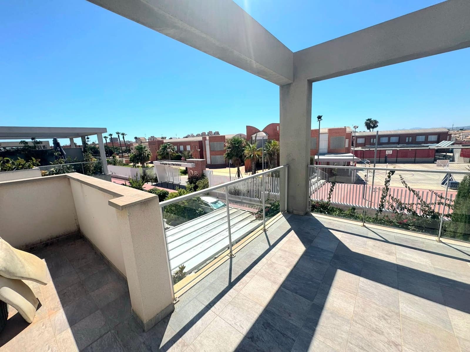 3 quarto Moradia Geminada para venda em Torrevieja com piscina garagem - 310 000 € (Ref: 10036357)