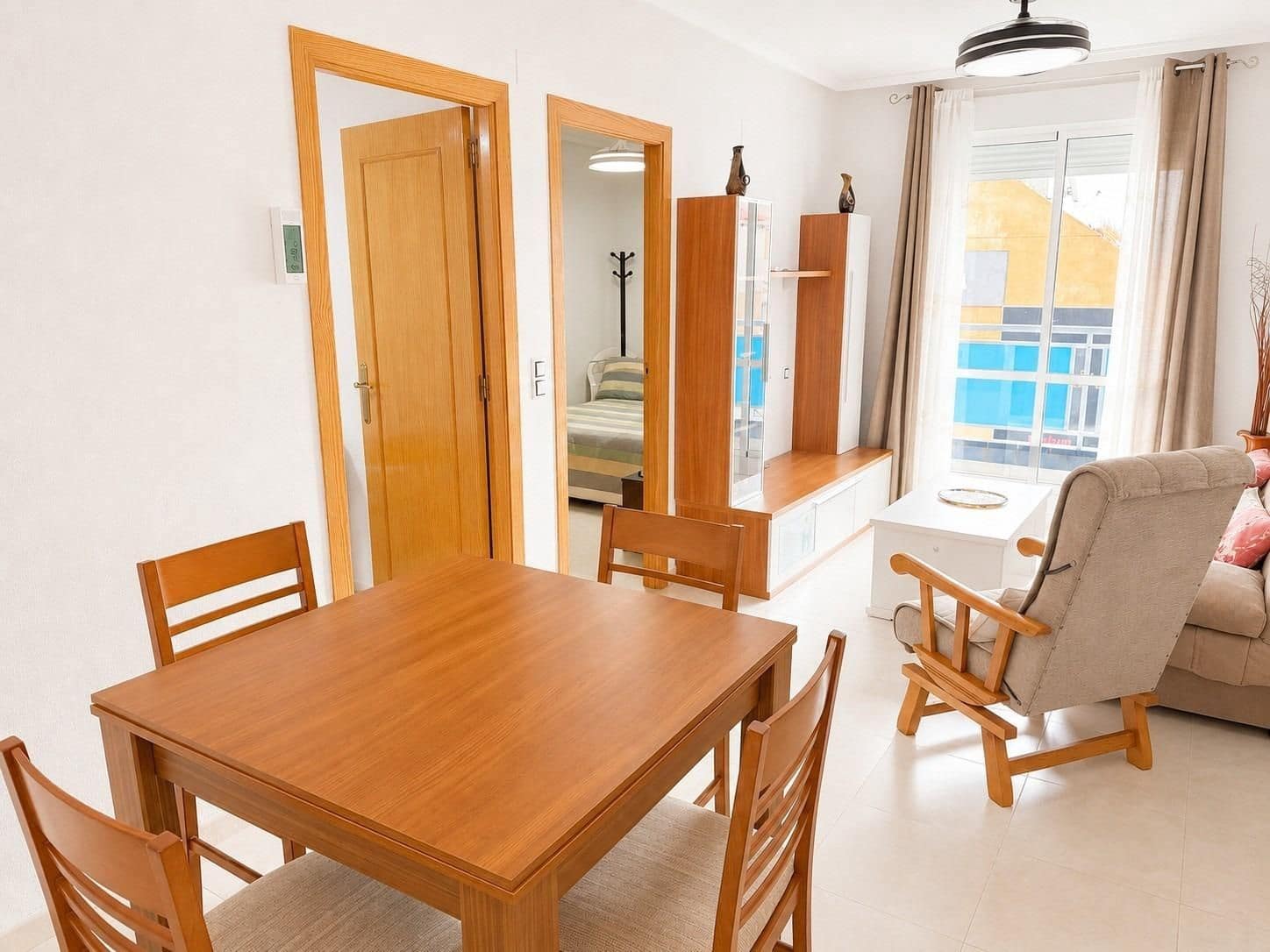 Apartamento de 2 habitaciones en Torrevieja en venta con piscina - 139.900 € (Ref: 10037875)