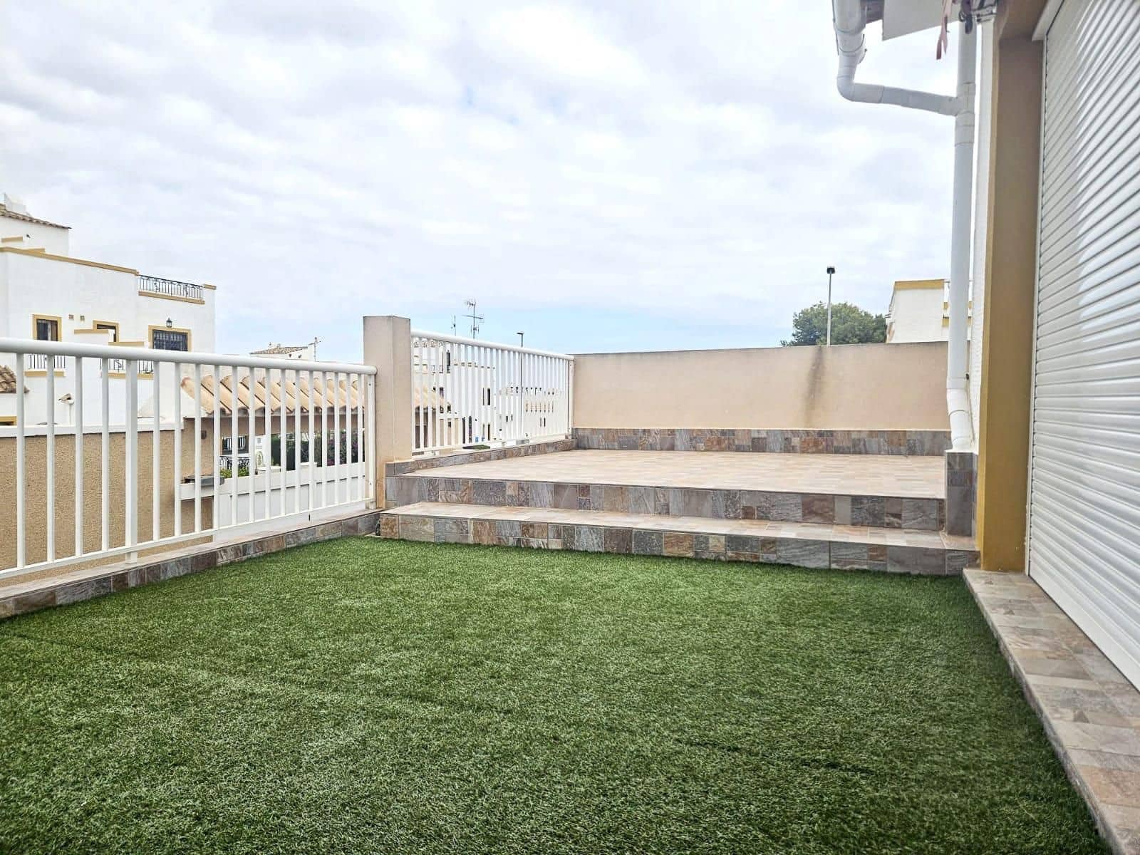 6 Zimmer Villa zu verkaufen in Orihuela Costa mit Pool Garage - 280.000 € (Ref: 10037880)