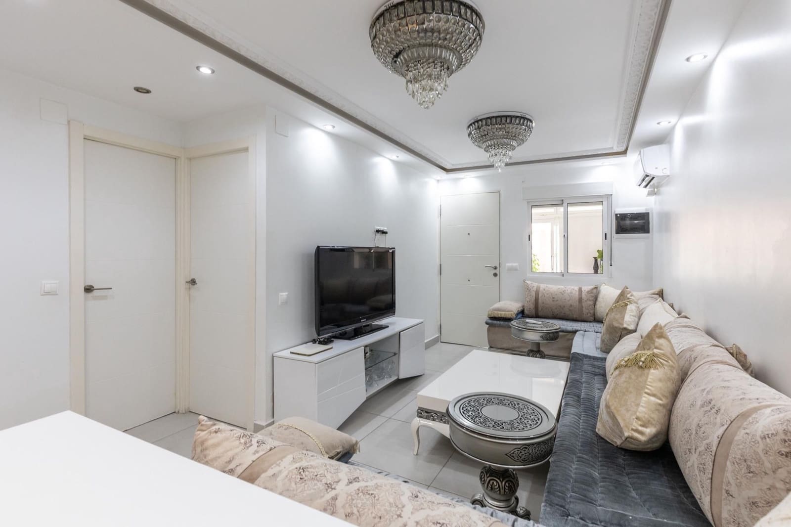 2 soverom Bungalow til salgs i Torrevieja med svømmebasseng - € 134 990 (Ref: 10037882)