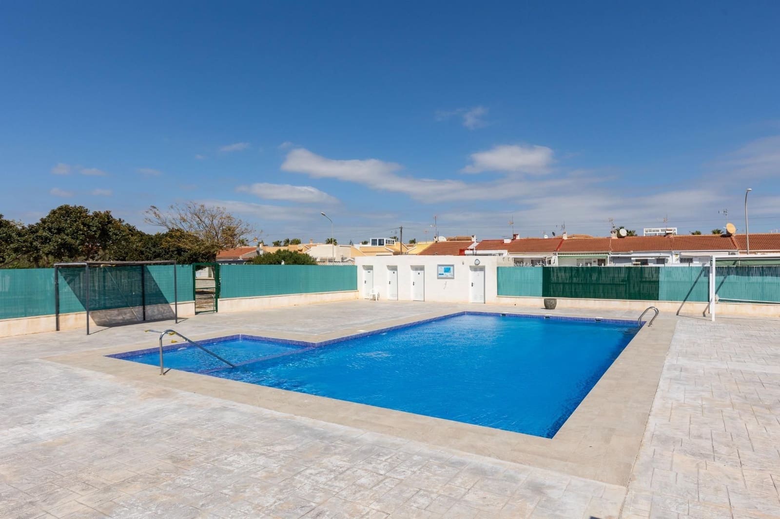 2 soverom Bungalow til salgs i Torrevieja med svømmebasseng - € 134 990 (Ref: 10037882)