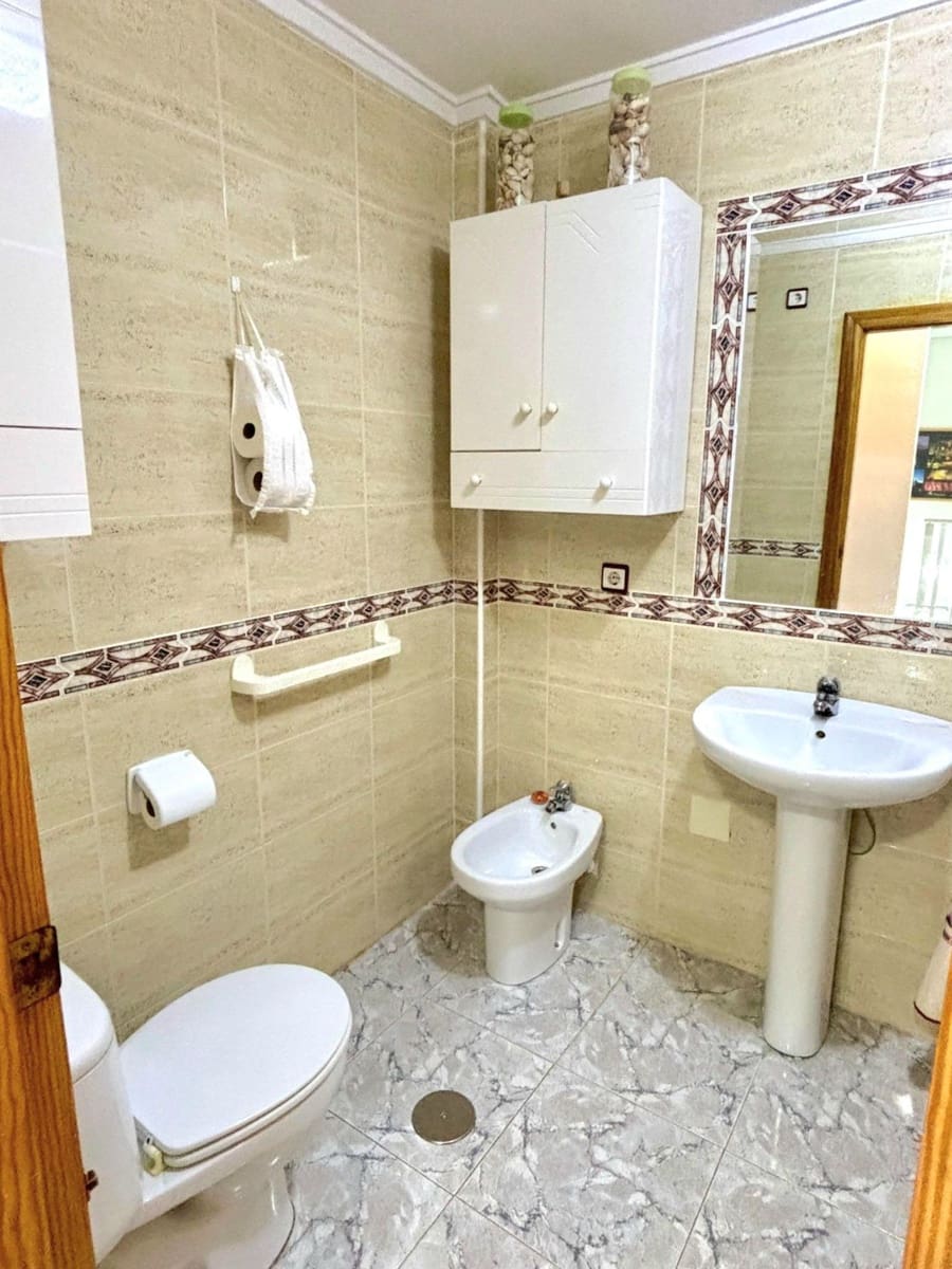 Pareado de 2 habitaciones en Torrevieja en venta con piscina - 150.000 € (Ref: 10048766)