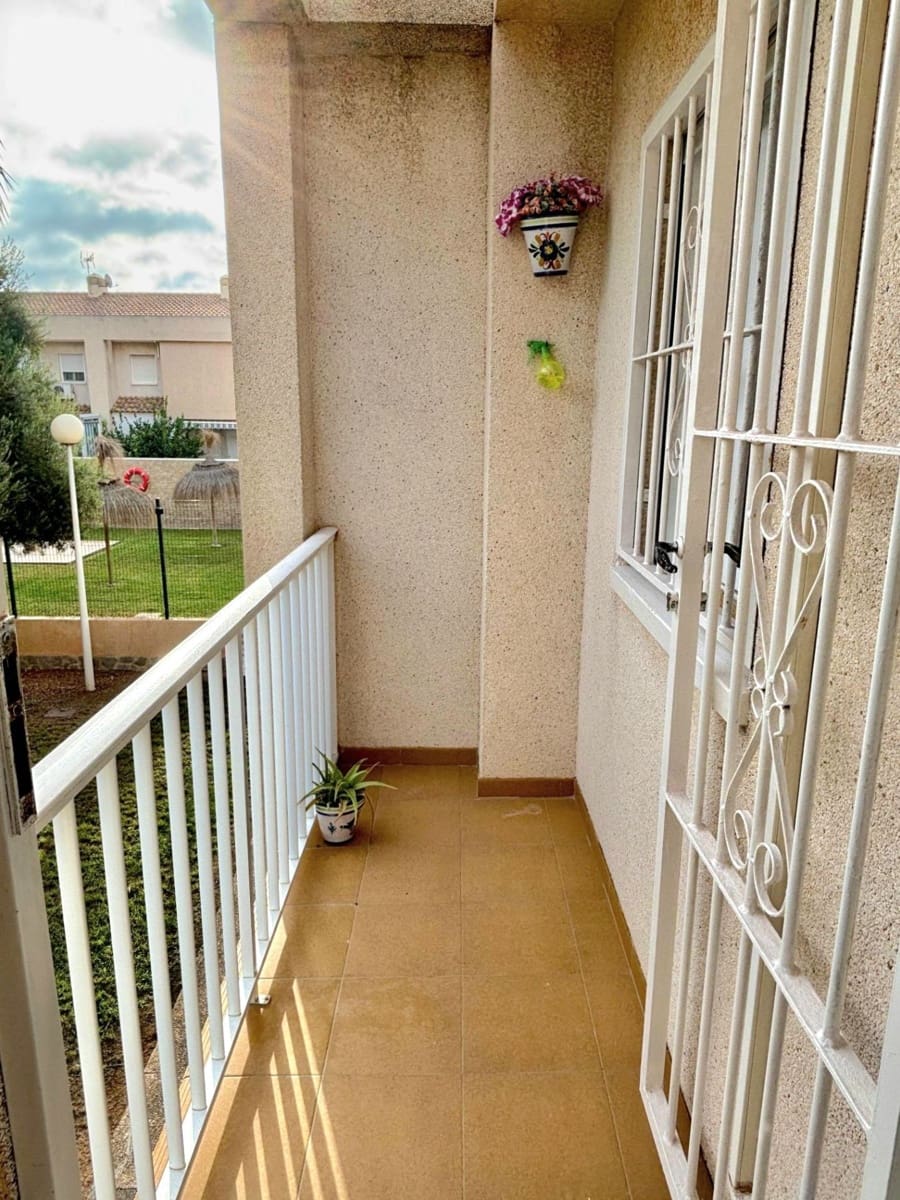 Pareado de 2 habitaciones en Torrevieja en venta con piscina - 150.000 € (Ref: 10048766)