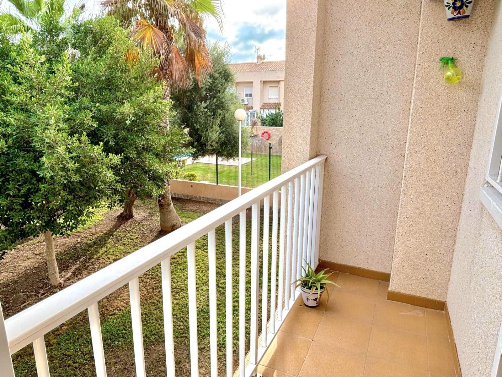 Pareado de 2 habitaciones en Torrevieja en venta con piscina - 150.000 € (Ref: 10048766)