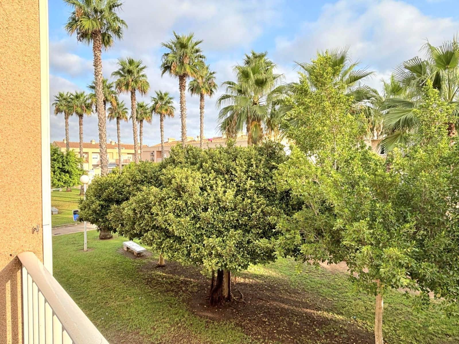 Pareado de 2 habitaciones en Torrevieja en venta con piscina - 150.000 € (Ref: 10048766)