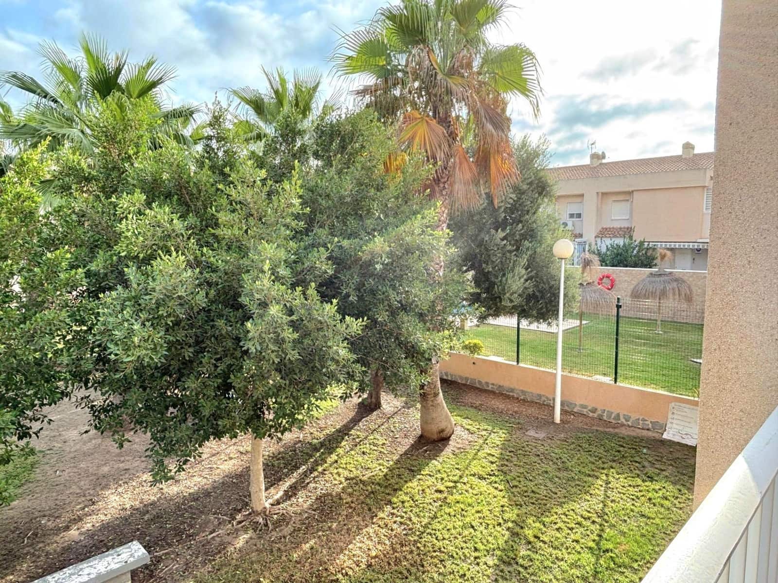 Pareado de 2 habitaciones en Torrevieja en venta con piscina - 150.000 € (Ref: 10048766)