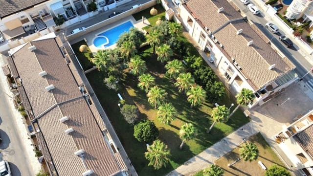 2 camera da letto Villetta Bifamiliare in vendita in Aguas Nuevas, Torrevieja con piscina - 150.000 € (Rif: 10048766)