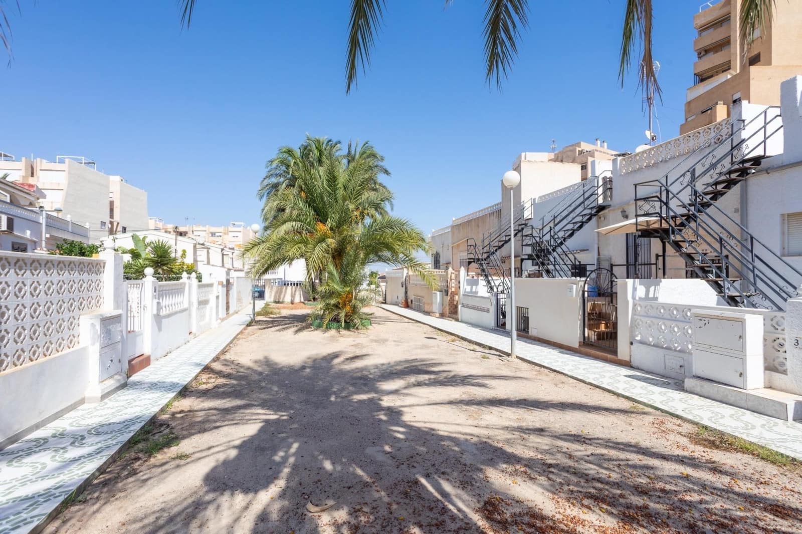 2 bedroom Bungalow for sale in Torrevieja - € 149,900 (Ref: 10049941)