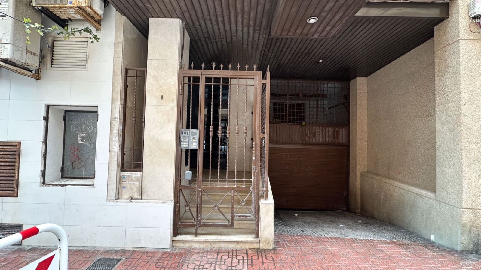 2 soverom Leilighet til salgs i Torrevieja med garasje - € 239 995 (Ref: 10049948)