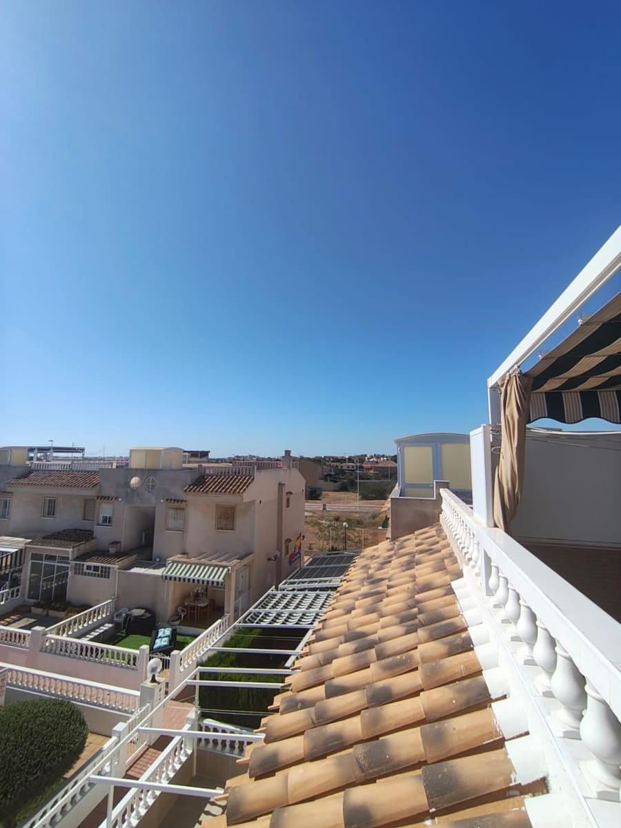 2 soveværelse Bungalow til salg i Torrevieja med swimmingpool - € 149.900 (Ref: 10054676)