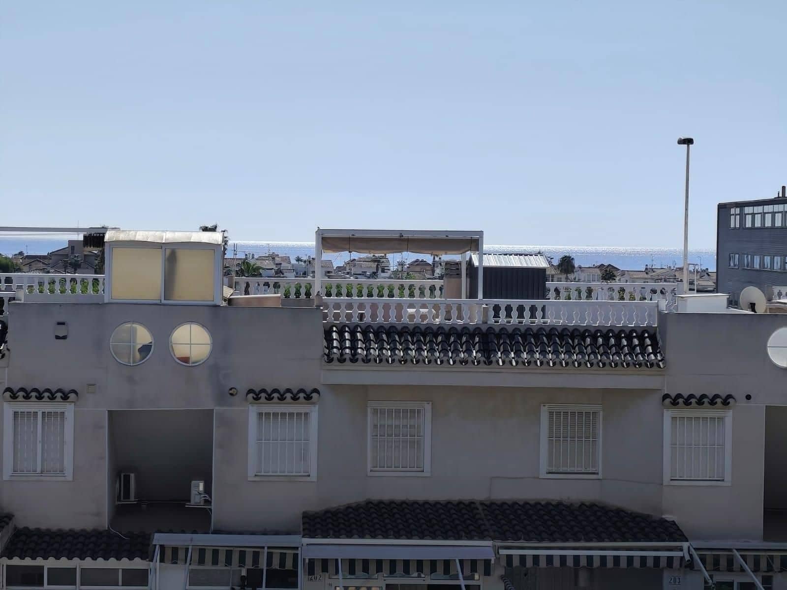 2 soveværelse Bungalow til salg i Torrevieja med swimmingpool - € 149.900 (Ref: 10054676)