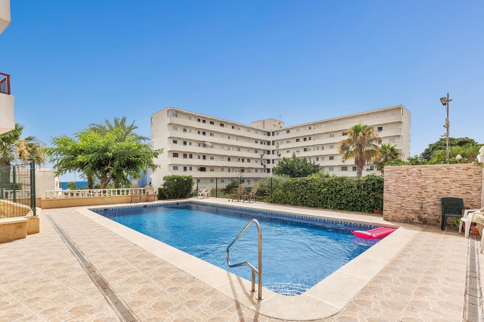 Studio na sprzedaż w Torrevieja z basenem - 79 900 € (Ref: 10054679)