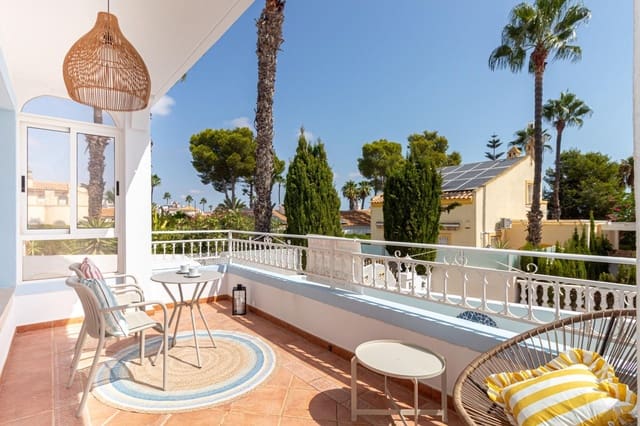 3 bedroom Villa for sale in Villamartin, Orihuela with pool - € 399,000 (Ref: 10061292)