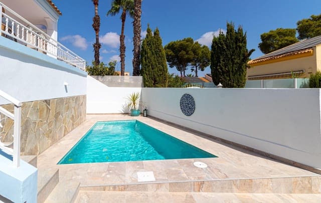 3 makuuhuone Huvila myytävänä paikassa Villamartin, Orihuela mukana uima-altaan - 399 000 € (Ref: 10074920)