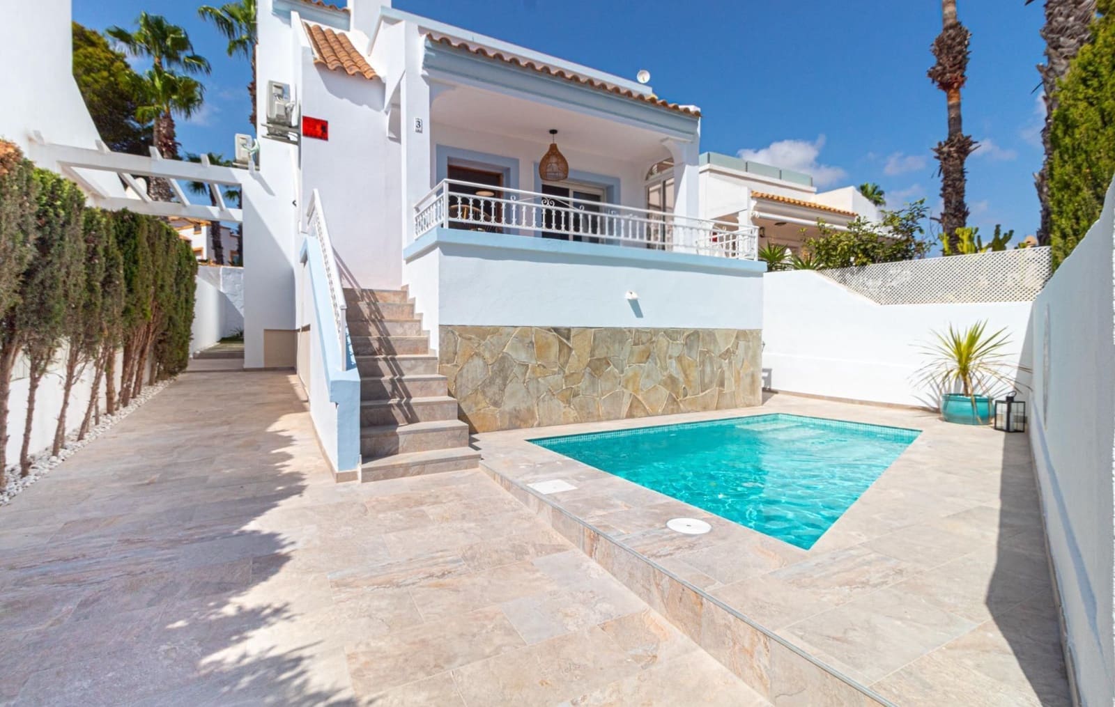 3 makuuhuone Huvila myytävänä paikassa Orihuela Costa mukana uima-altaan - 399 000 € (Ref: 10074920)
