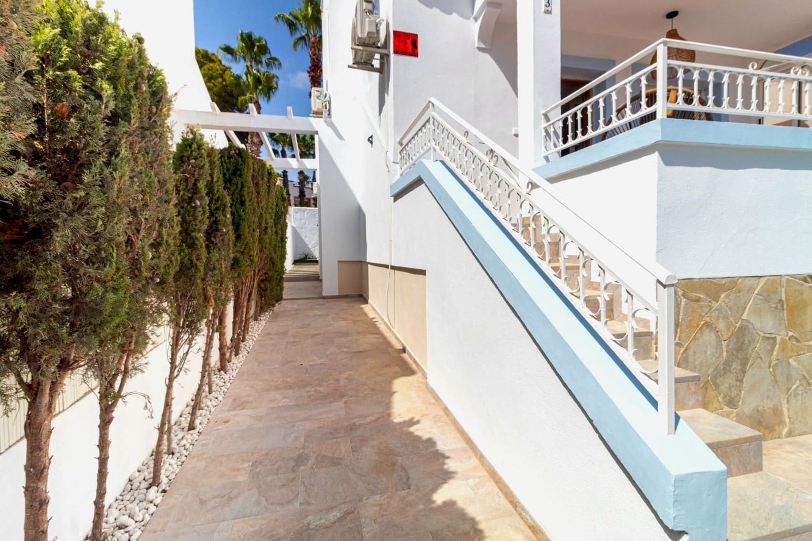 3 makuuhuone Huvila myytävänä paikassa Orihuela Costa mukana uima-altaan - 399 000 € (Ref: 10074920)