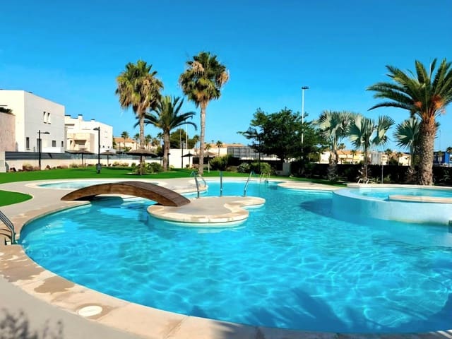 2 quarto Bungalow para venda em Parque Acuático - Sector 25, Torrevieja com piscina garagem - 249 000 € (Ref: 10074925)