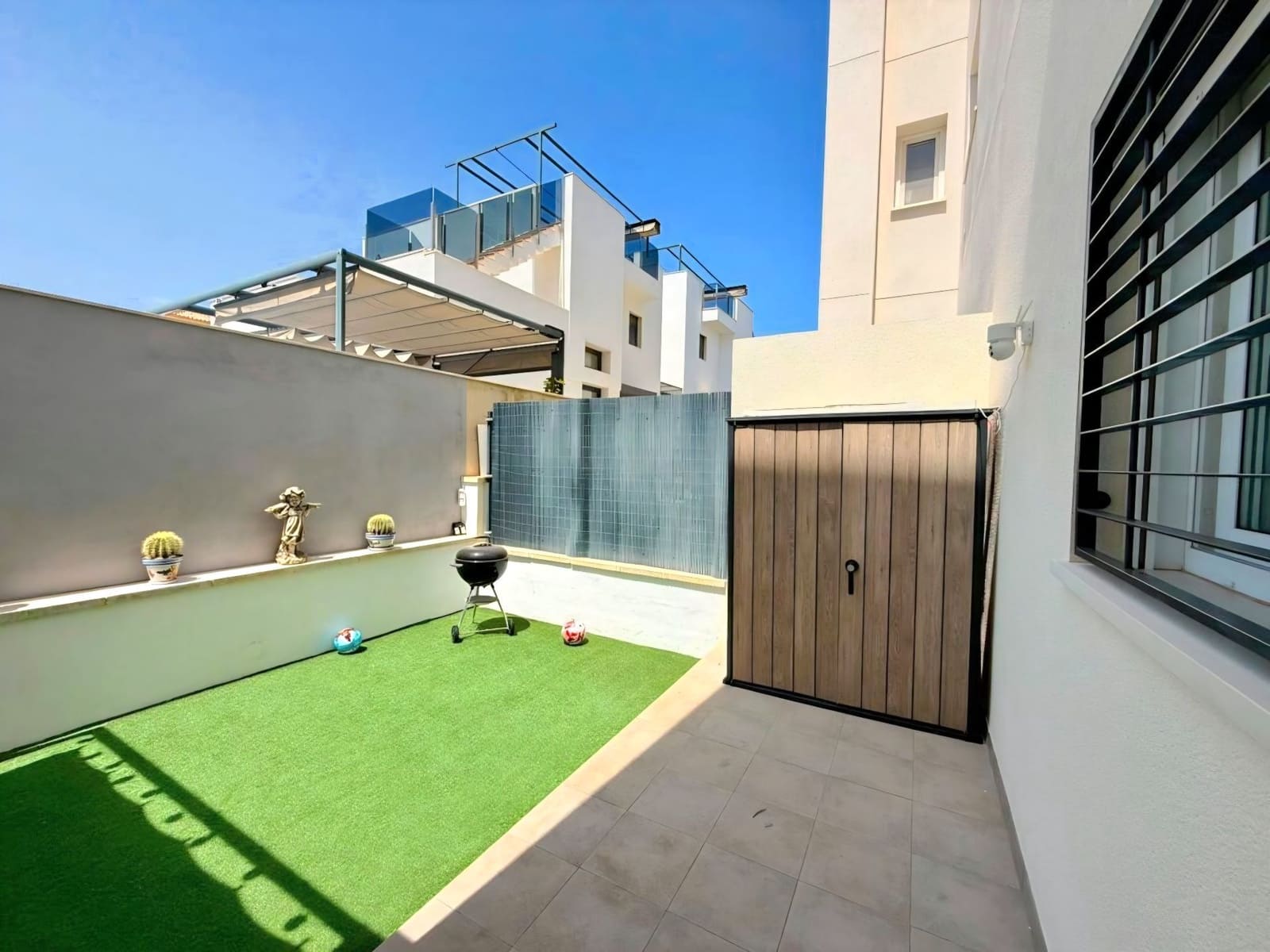 2 sovrum Bungalow till salu i Torrevieja med pool garage - 249 000 € (Ref: 10074925)