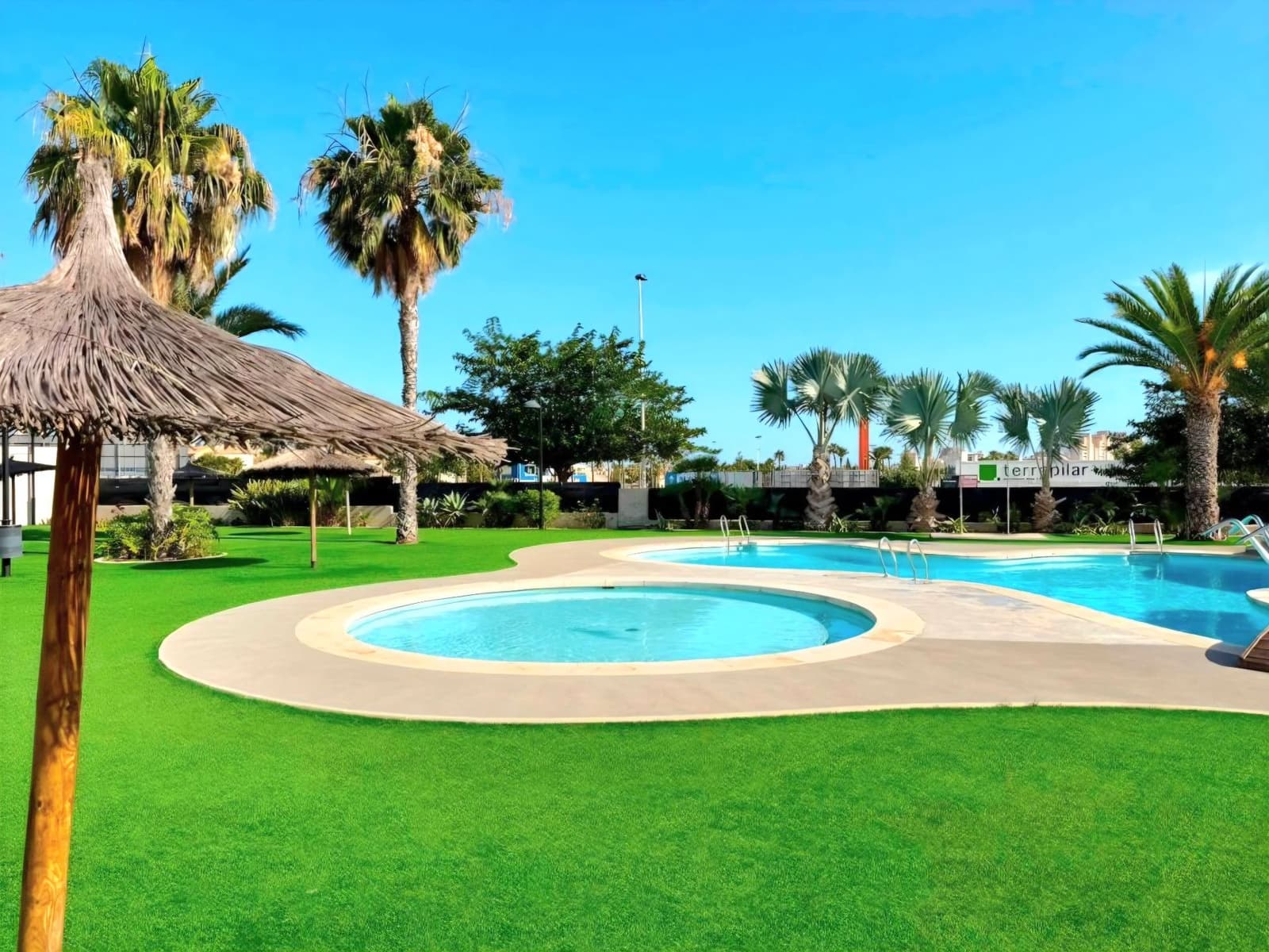2 sovrum Bungalow till salu i Torrevieja med pool garage - 249 000 € (Ref: 10074925)