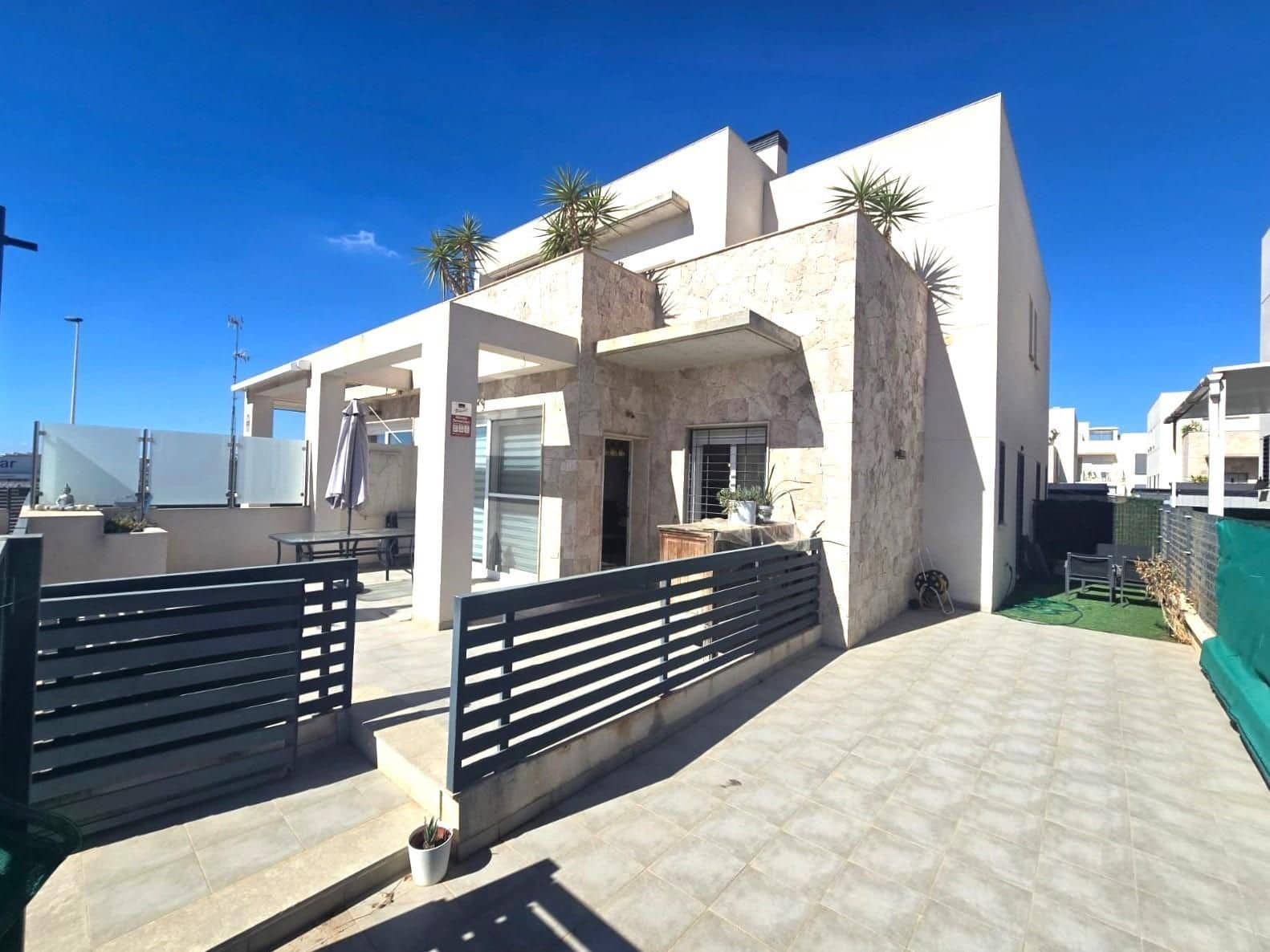 3 Zimmer Doppelhaus zu verkaufen in Torrevieja mit Pool Garage - 295.000 € (Ref: 10080460)