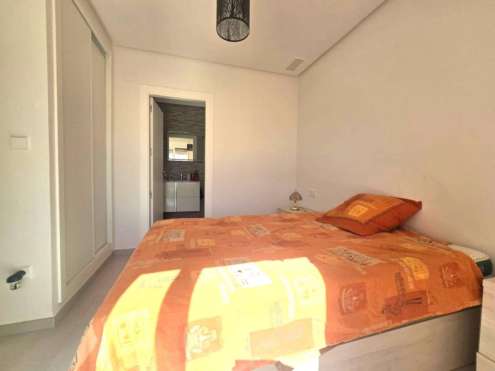 3 Zimmer Doppelhaus zu verkaufen in Torrevieja mit Pool Garage - 295.000 € (Ref: 10080460)