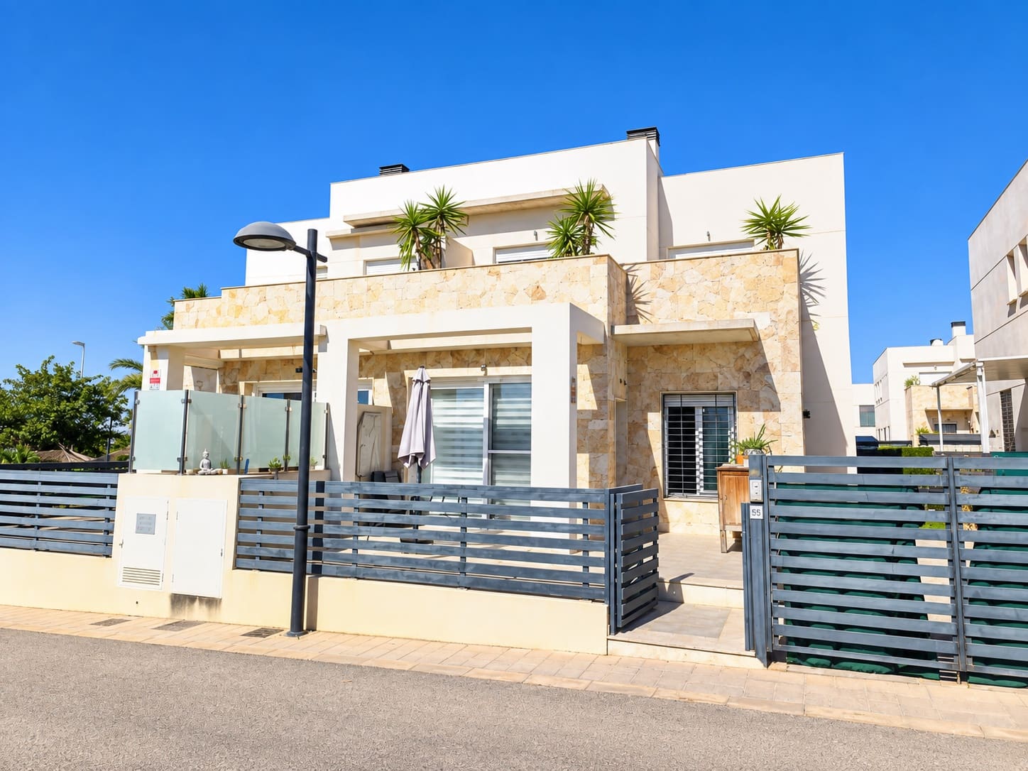 3 Zimmer Doppelhaus zu verkaufen in Torrevieja mit Pool Garage - 295.000 € (Ref: 10080460)