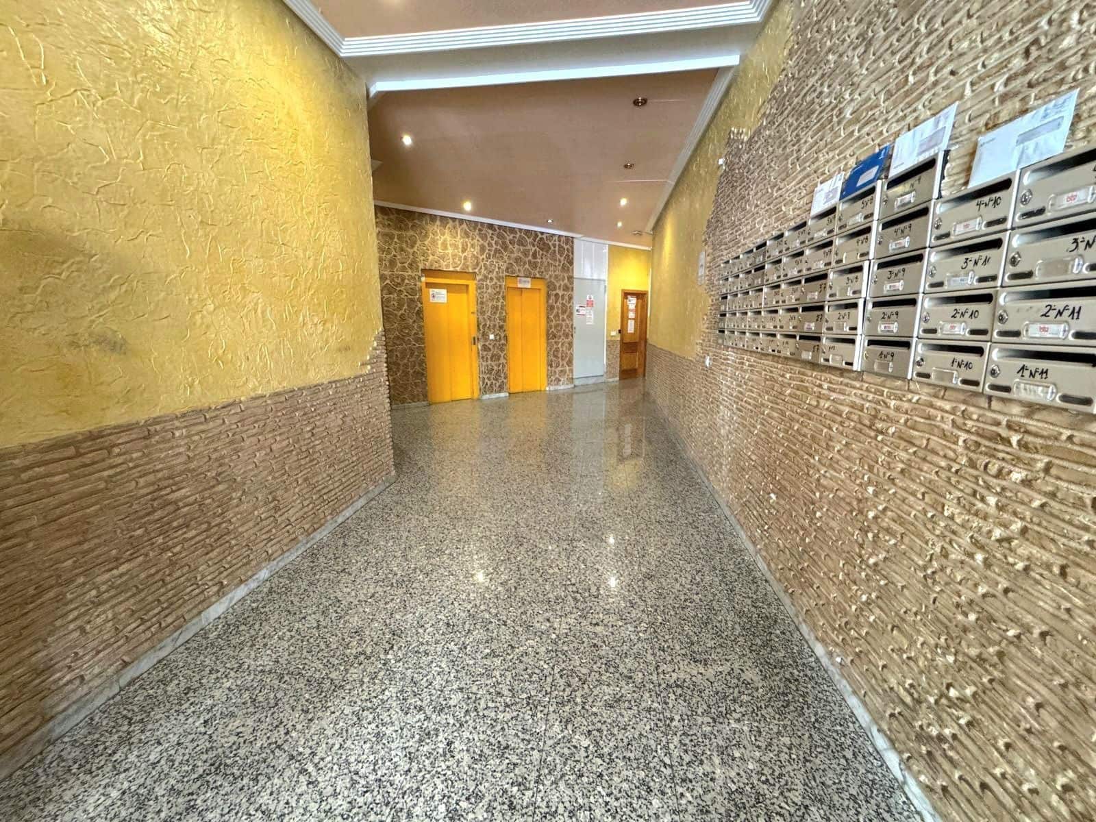 Garage in vendita in Torrevieja - 15.900 € (Rif: 10085513)