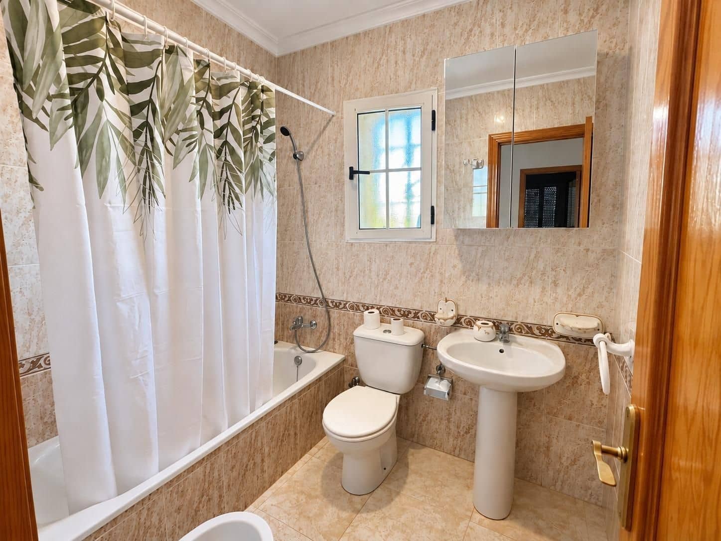 3 bedroom Semi-detached Villa for sale in Torrevieja with pool - € 239,900 (Ref: 10088853)