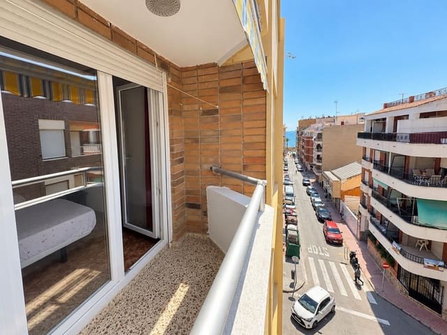 3 makuuhuone Kattohuoneisto myytävänä paikassa Las Piscinas Naturales, Torrevieja mukana 
autotalli - 219 900 € (Ref: 10088854)