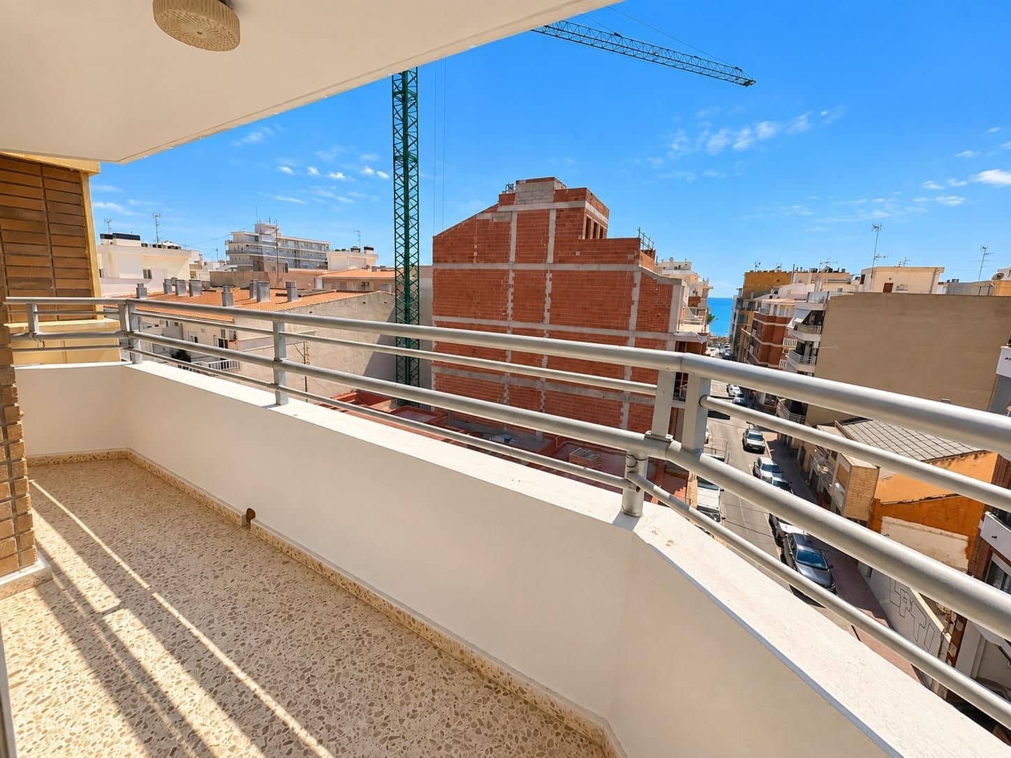 3 makuuhuone Kattohuoneisto myytävänä paikassa Torrevieja mukana 
autotalli - 219 900 € (Ref: 10088854)