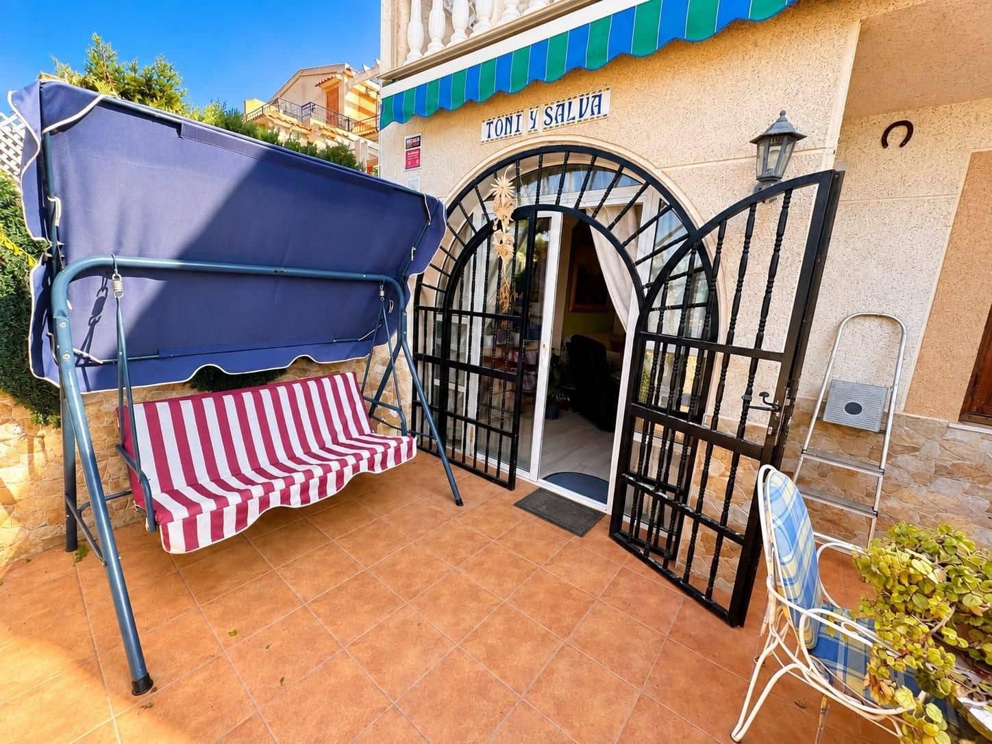 Bungalow de 2 habitaciones en Guardamar del Segura en venta con piscina - 169.900 € (Ref: 10090110)