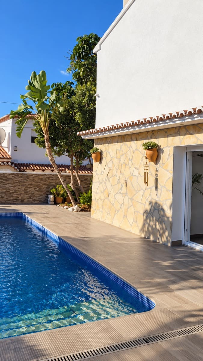 Chalet de 4 habitaciones en Calpe / Calp en venta con piscina garaje - 850.000 € (Ref: 10094218)