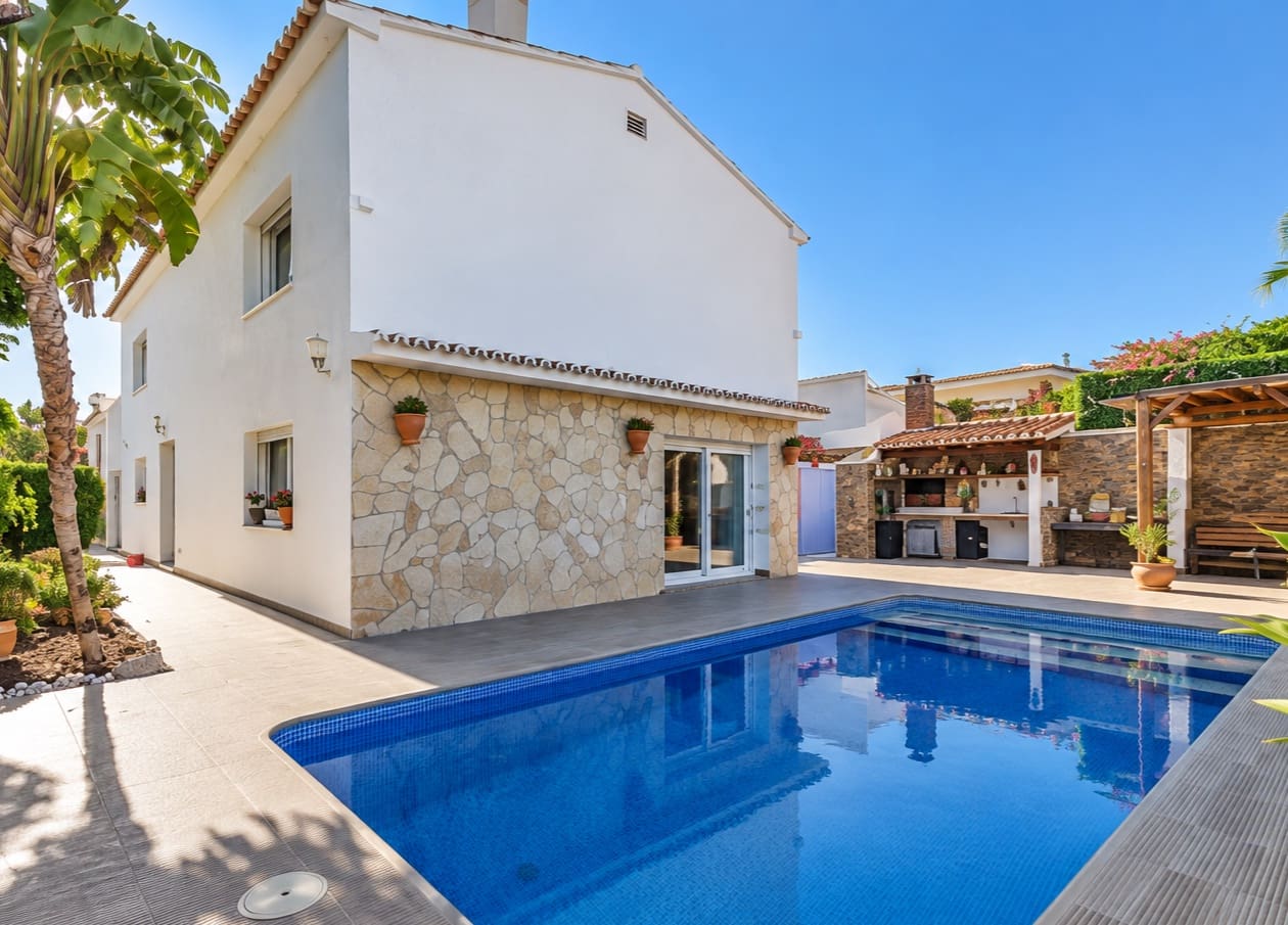 Chalet de 4 habitaciones en Calpe / Calp en venta con piscina garaje - 850.000 € (Ref: 10094218)