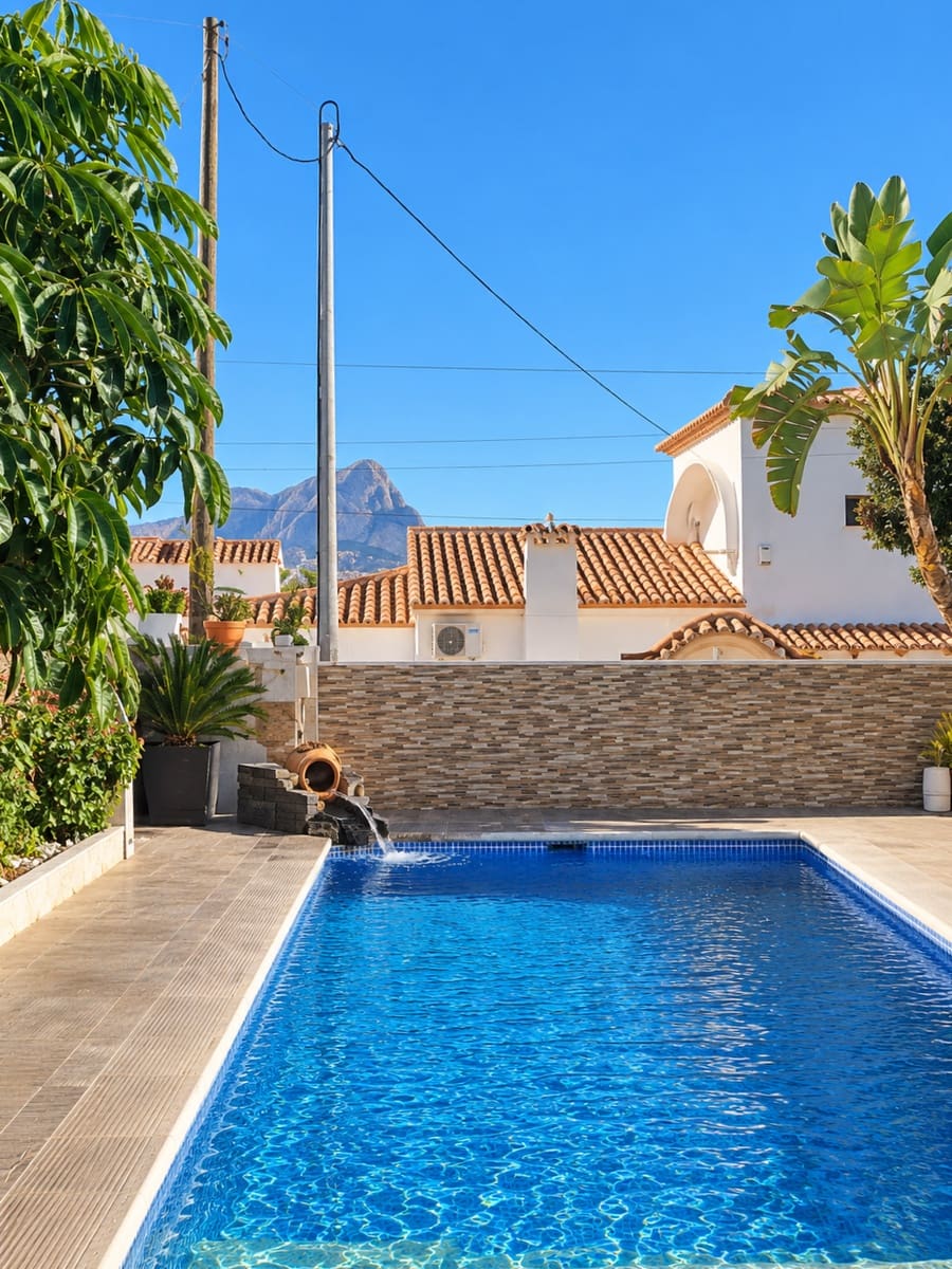 Chalet de 4 habitaciones en Calpe / Calp en venta con piscina garaje - 850.000 € (Ref: 10094218)