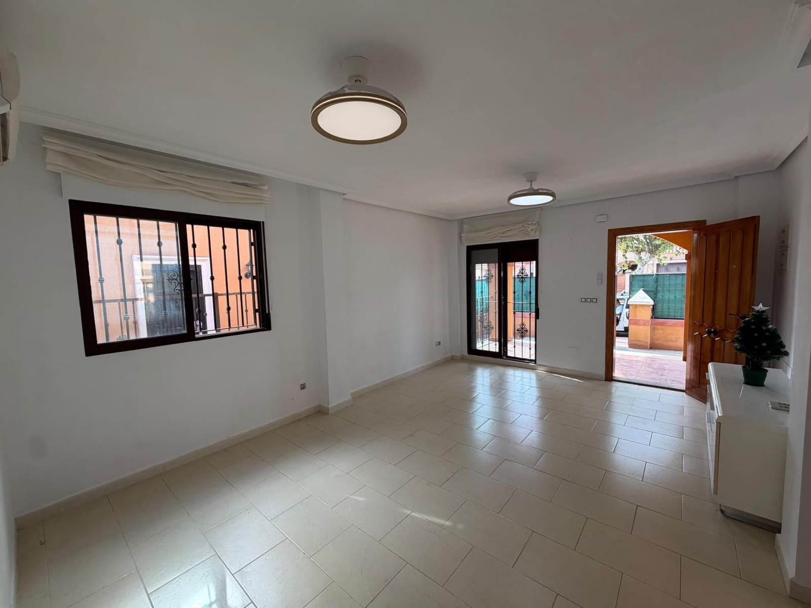 2 bedroom Villa for sale in Torrevieja with pool garage - € 213,000 (Ref: 10094220)