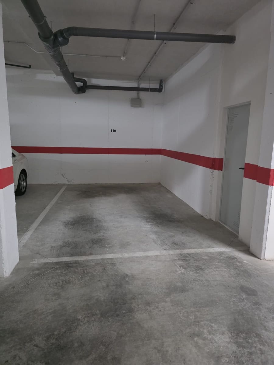 3 soverom Leilighet til leie i Torrevieja med svømmebasseng garasje - € 2 000 (Ref: 10097583)