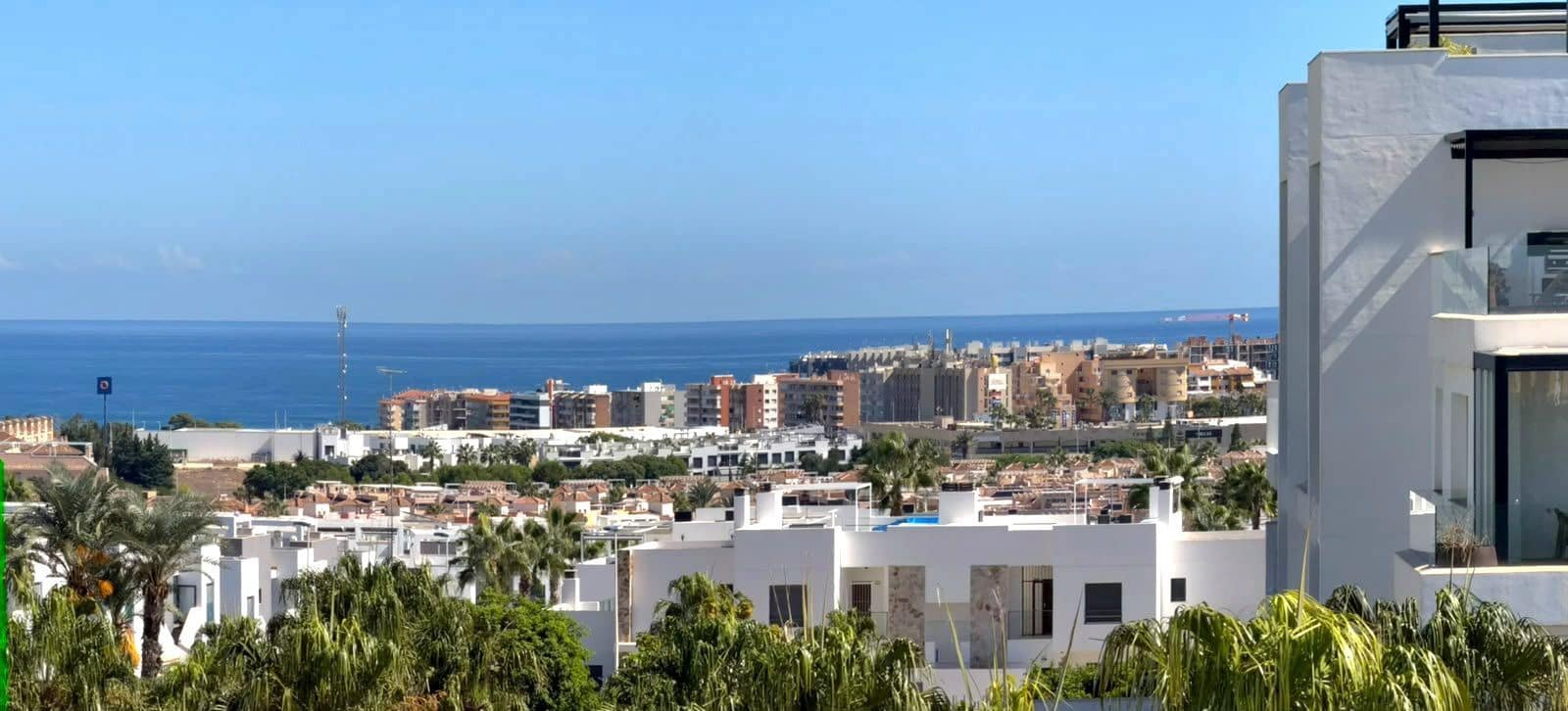 3 soverom Leilighet til leie i Torrevieja med svømmebasseng garasje - € 2 000 (Ref: 10097583)